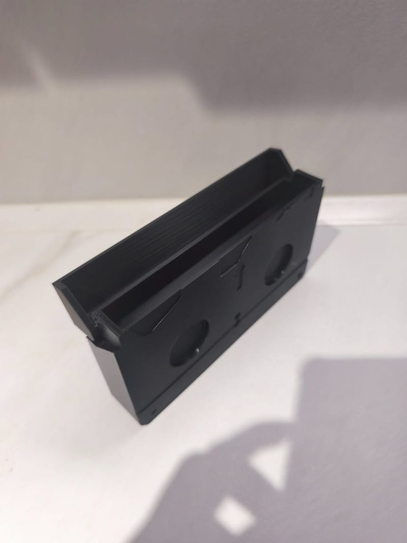 Шкатулка VHS кассета — вид сзади